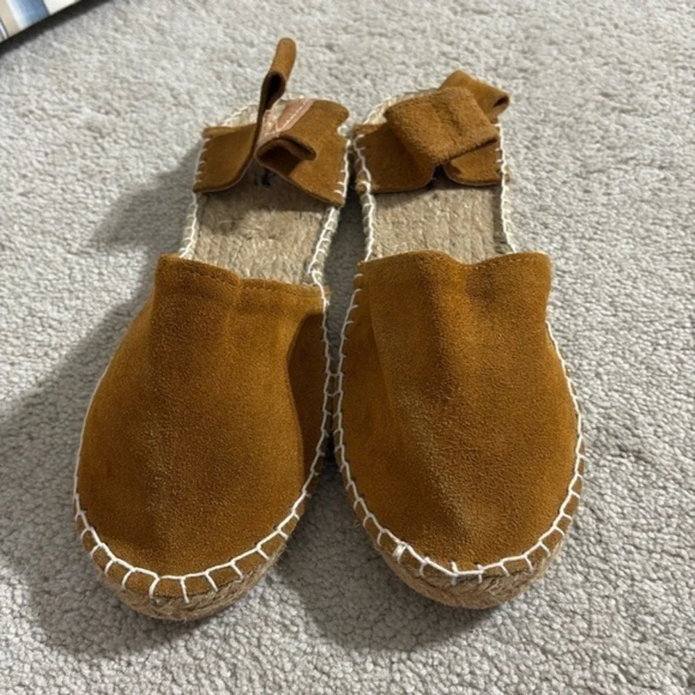 🍯 Oas tan suede espadrilles
